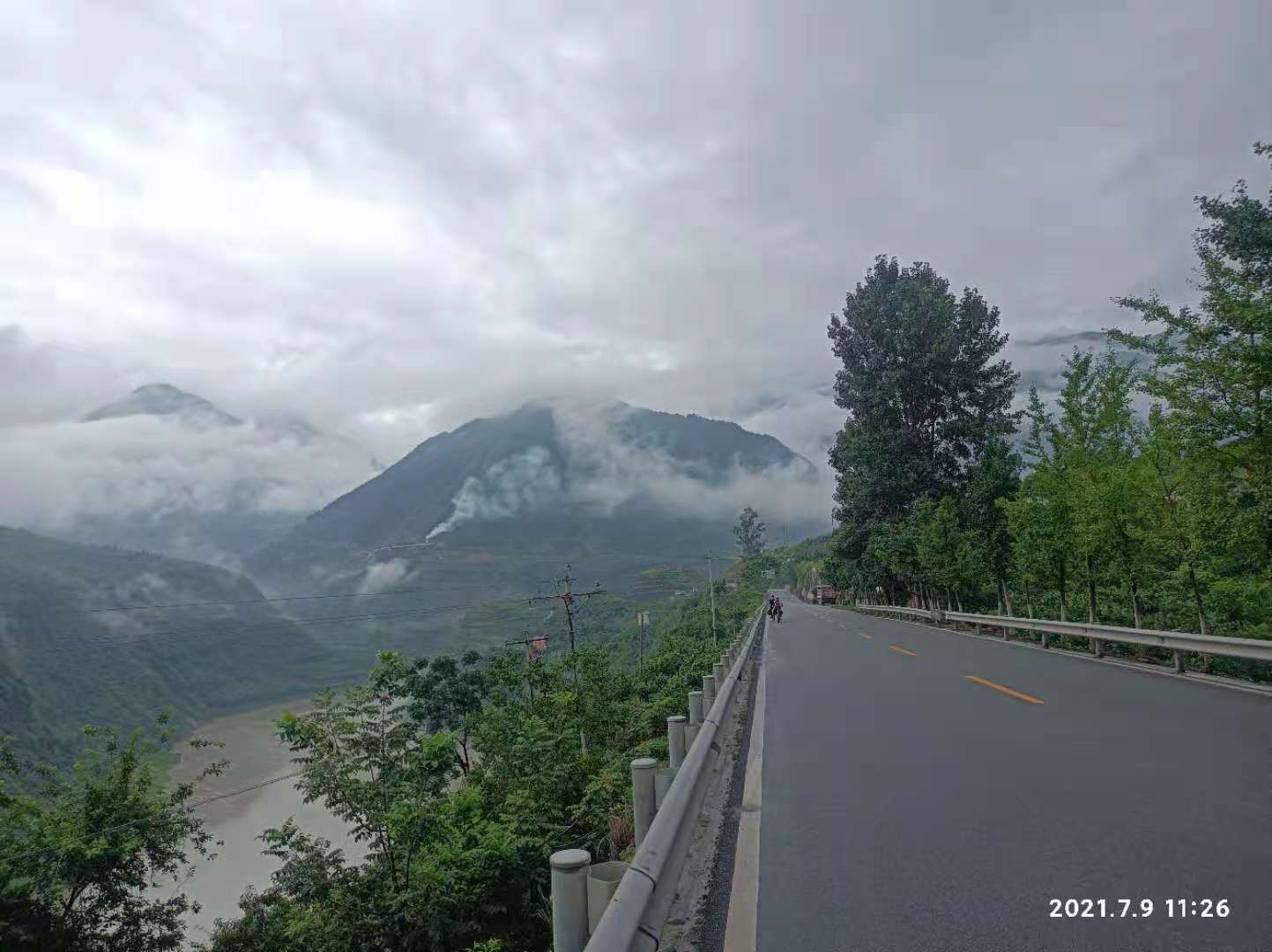 4917ab6e305b5f2f03555b073ed46d8.jpg